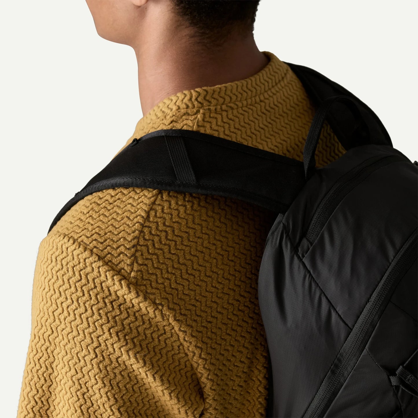 Men's R1® Air Fleece Crewneck - US 4584
