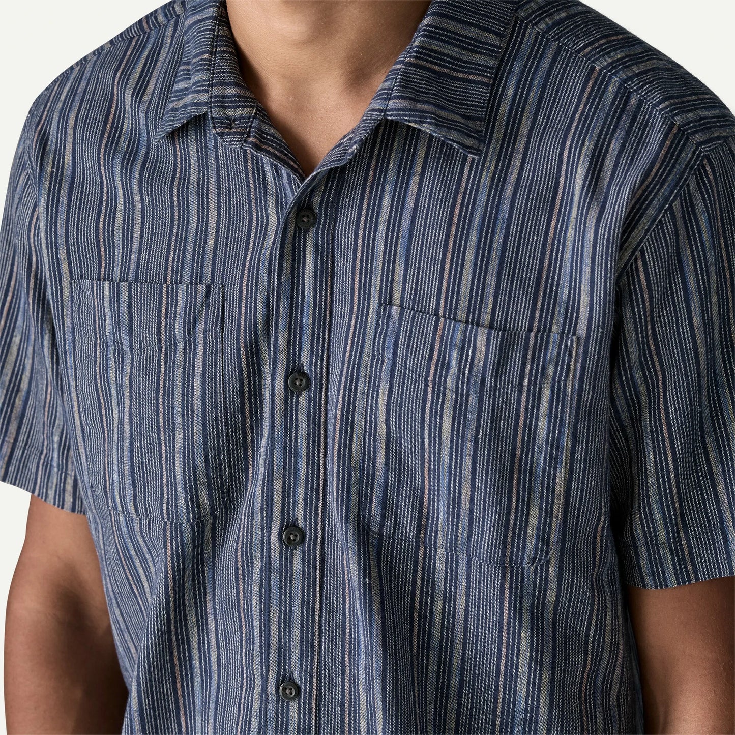 Men's Back Step Shirt - US 7932